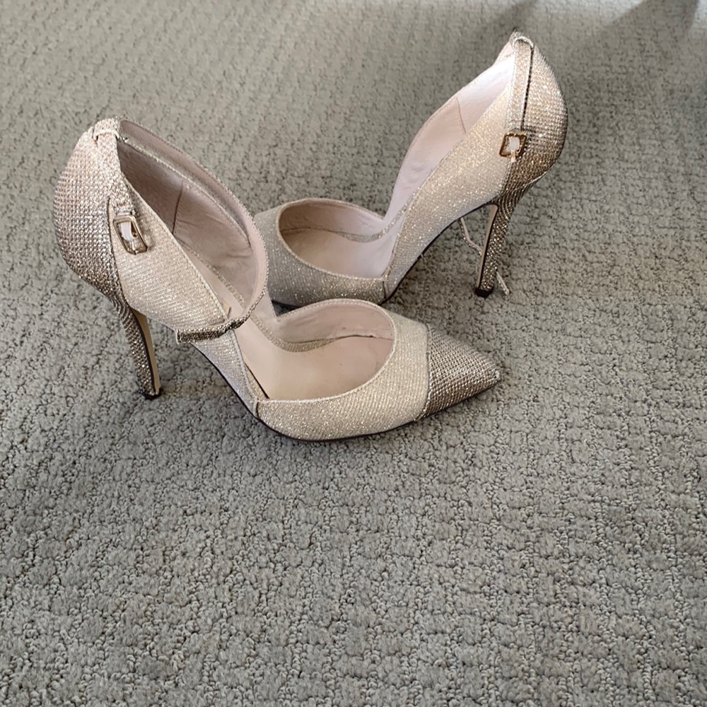 Gold sparkling (6.5) pointy toe pumps.